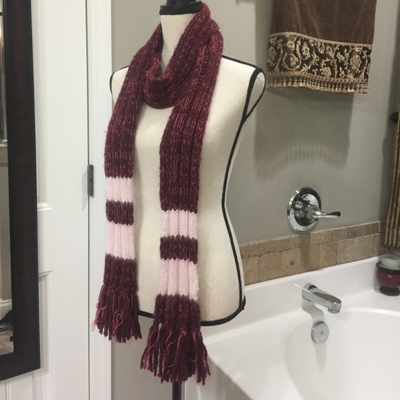 Old Navy long knit scarf - Picture 3 of 6